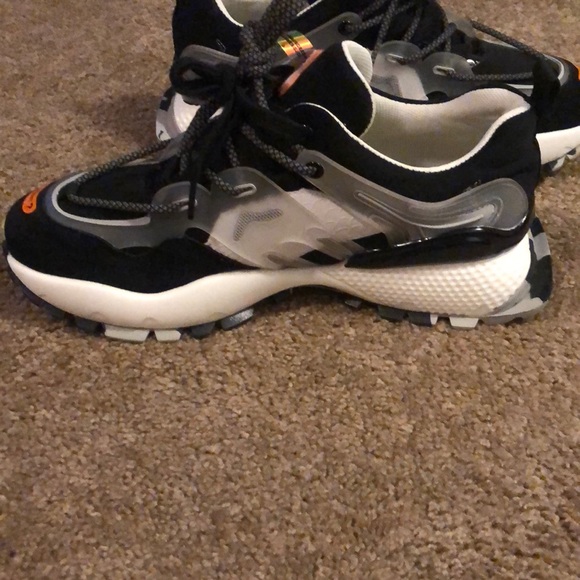 Off white shoes - Picture 3 of 4